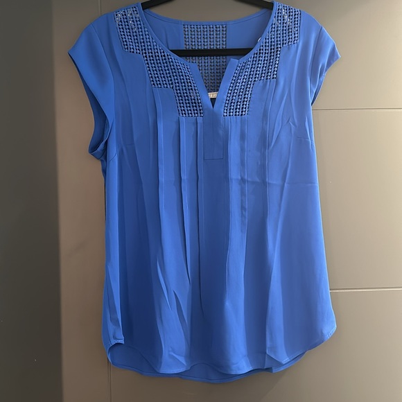 Daniel Rainn Estefany Cobalt Blue Split Neck Blouse NWT - Picture 5 of 9